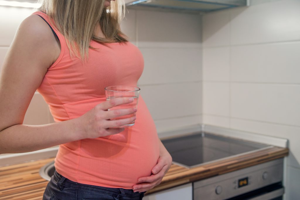Zwanger en water drinken